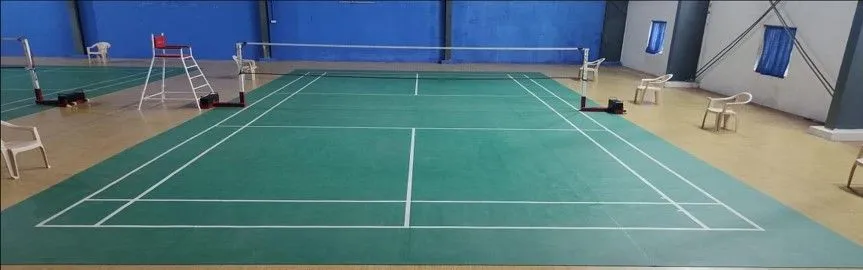 The shuttle court